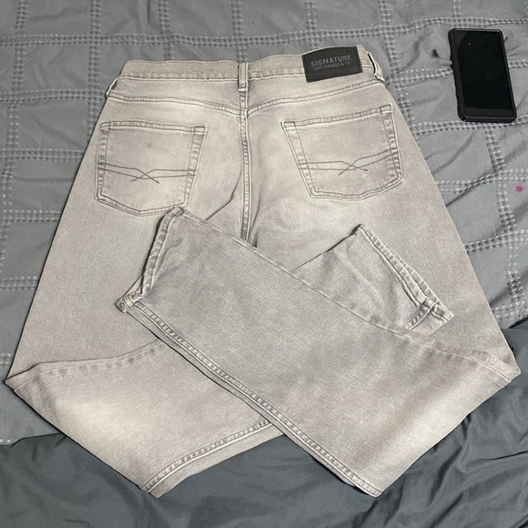 Signature jeans Size 29 Levi’s jean - Picture 4 of 4
